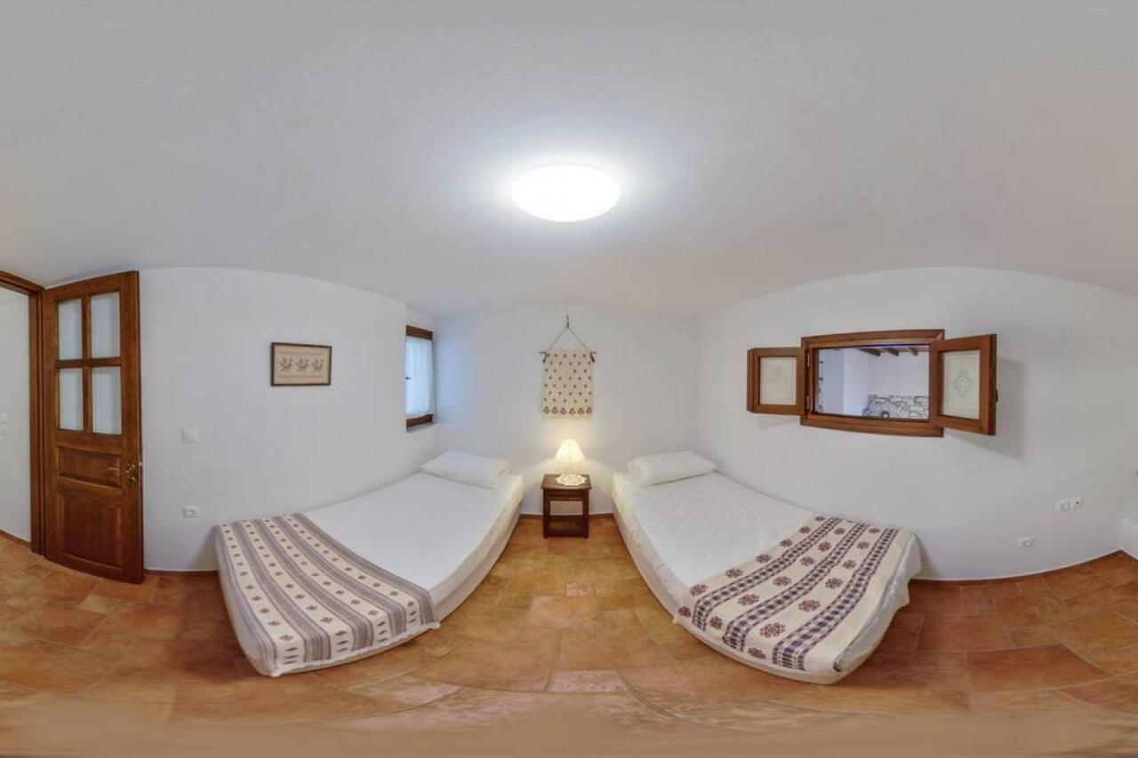 Apérathos Traditional Inn Pirethron מראה חיצוני תמונה